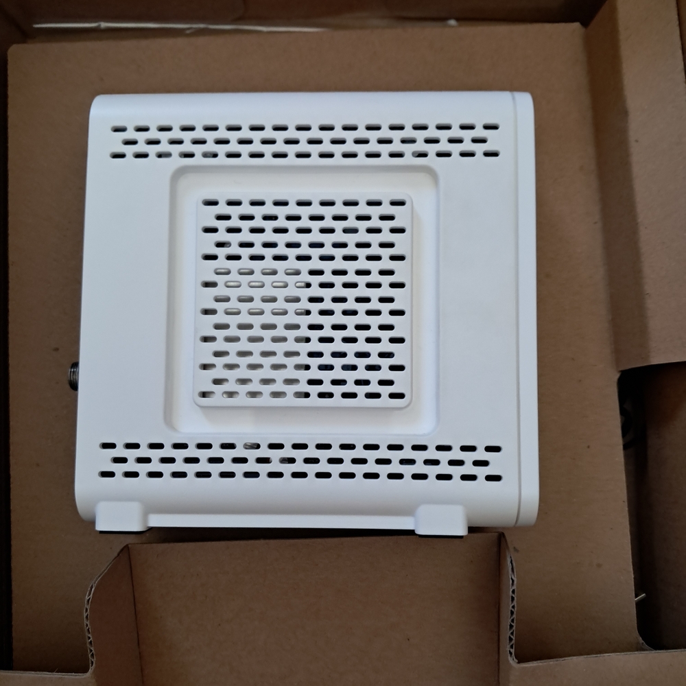 Gateway Networking Modem - Black - Picture 4 of 4